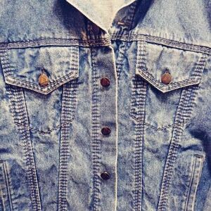 liz wear denim jacket Womens... Read description